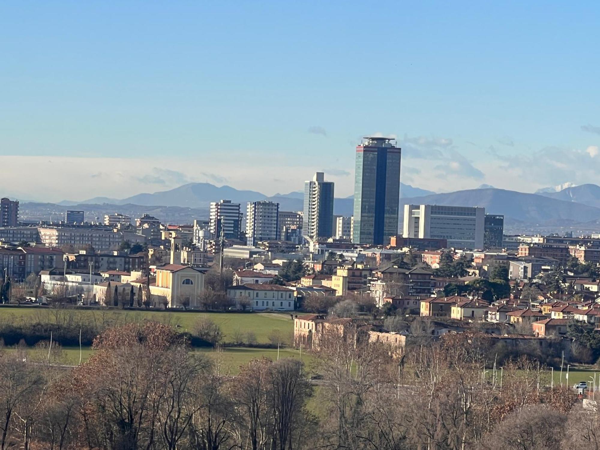 Appartamento Friends And Family Brescia Esterno foto