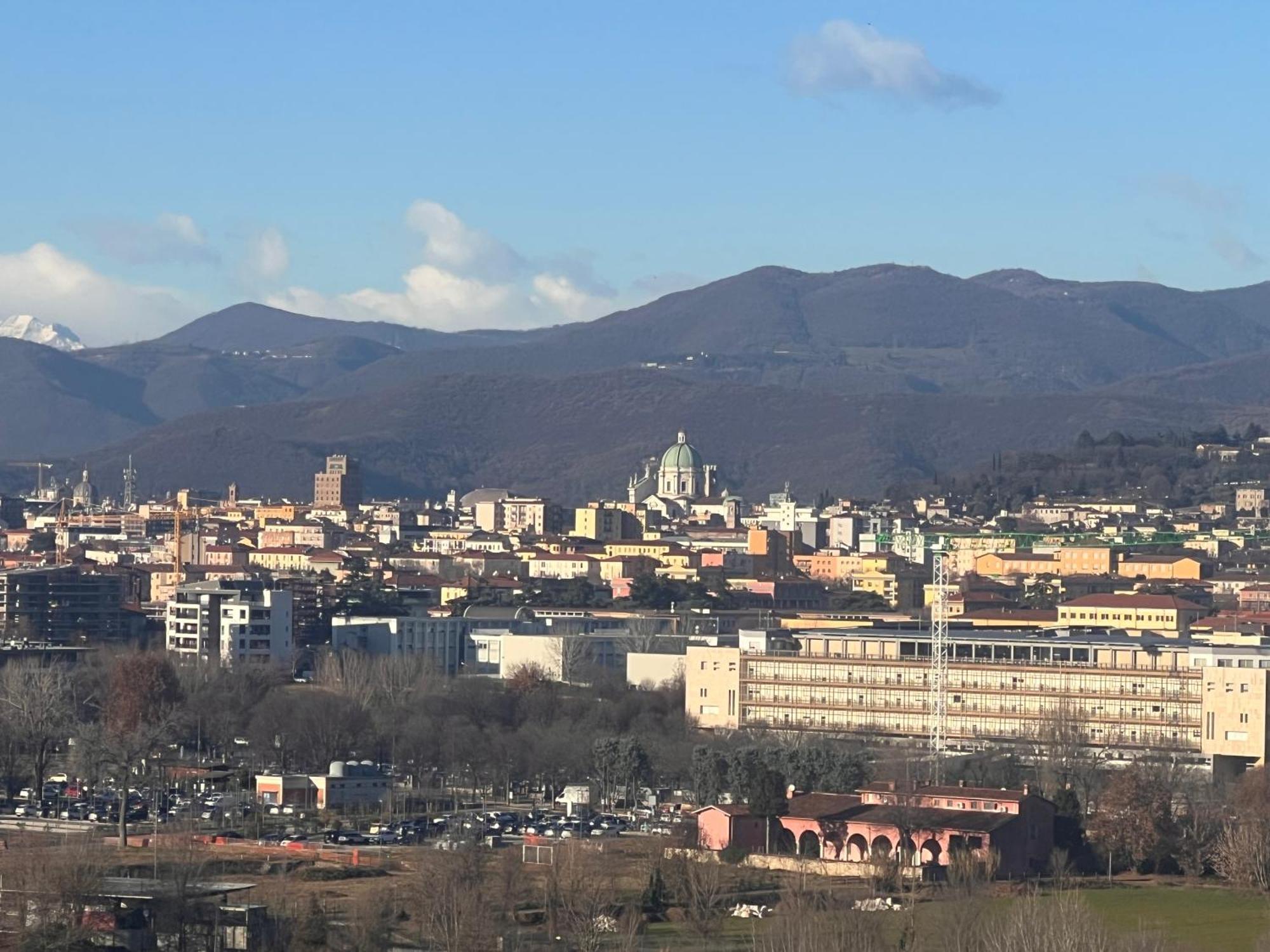 Appartamento Friends And Family Brescia Esterno foto
